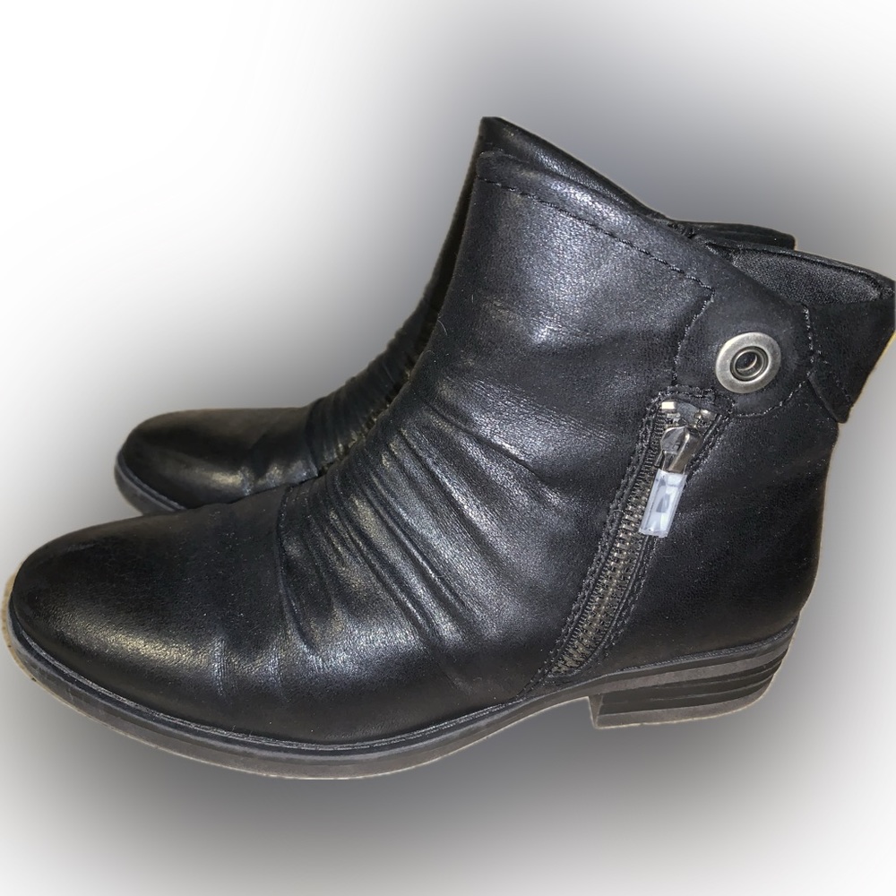 Women’s BareTraps Anila 7M boots booties shoes black